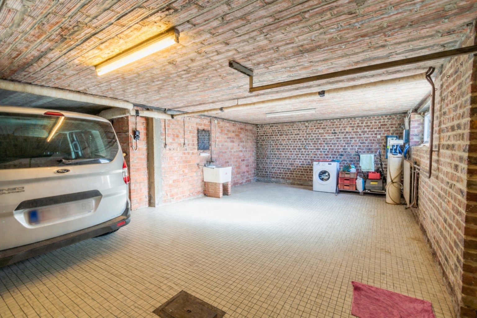 Eengezinswoning met 3 slaapkamers, garage, terras en tuin - foto 5