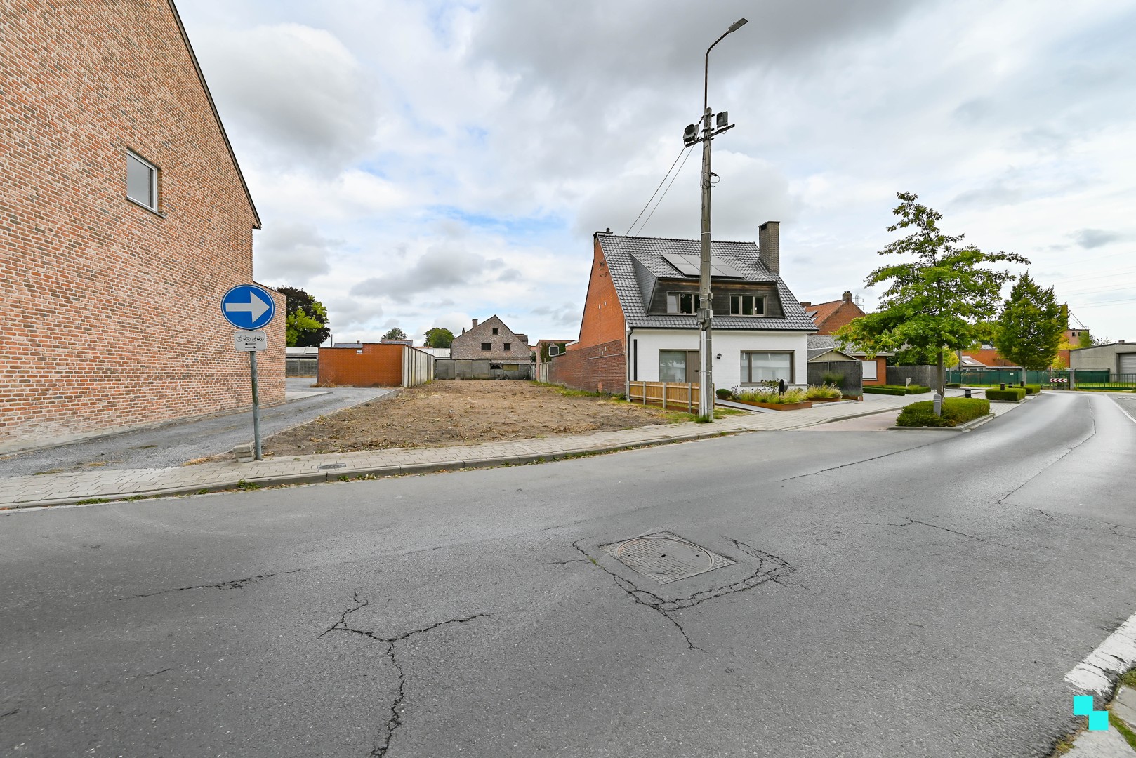 Bouwgrond zonder bouwverplichting van 551 m² voor halfopen bebouwing te Emelgem - photo 2