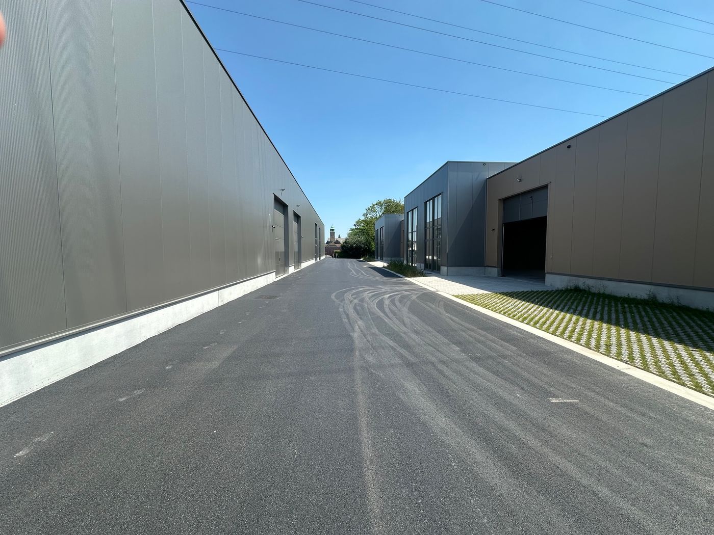 Nieuwbouw KMO-unit van 305 m² te koop! - photo 4