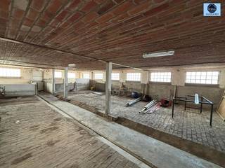 SOLIDE CHARMANTE WONING MET 3 KAMERS EN LOODSRichtprijs : 299.000 euro Solide charmante woning met 3 slaapkamers, tuin en loods.Deze woning is...