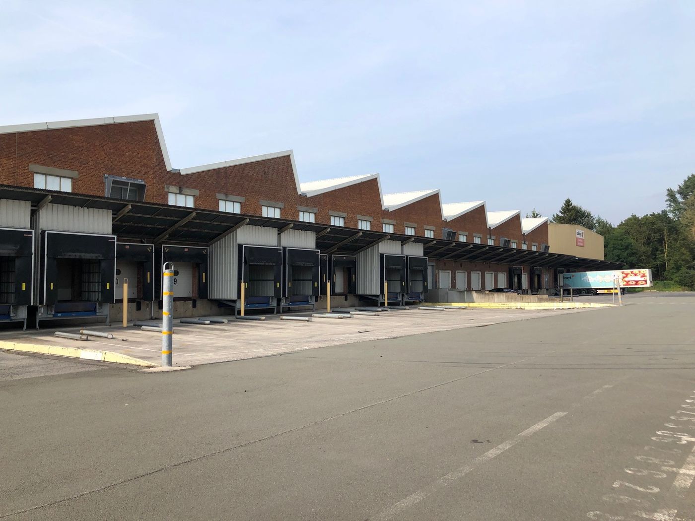 6.458 m² logistieke loods vlak bij E42/E19 - foto 1