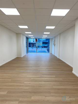 Commercial for rent in Lochristi