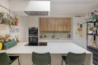 Charmante woning met koer — 4 slaapkamers — 155 m² | Gent-LedebergDeze ruime stadswoning van 155 m² in de Pol de Vischstraat 17 in Ledeberg biedt...