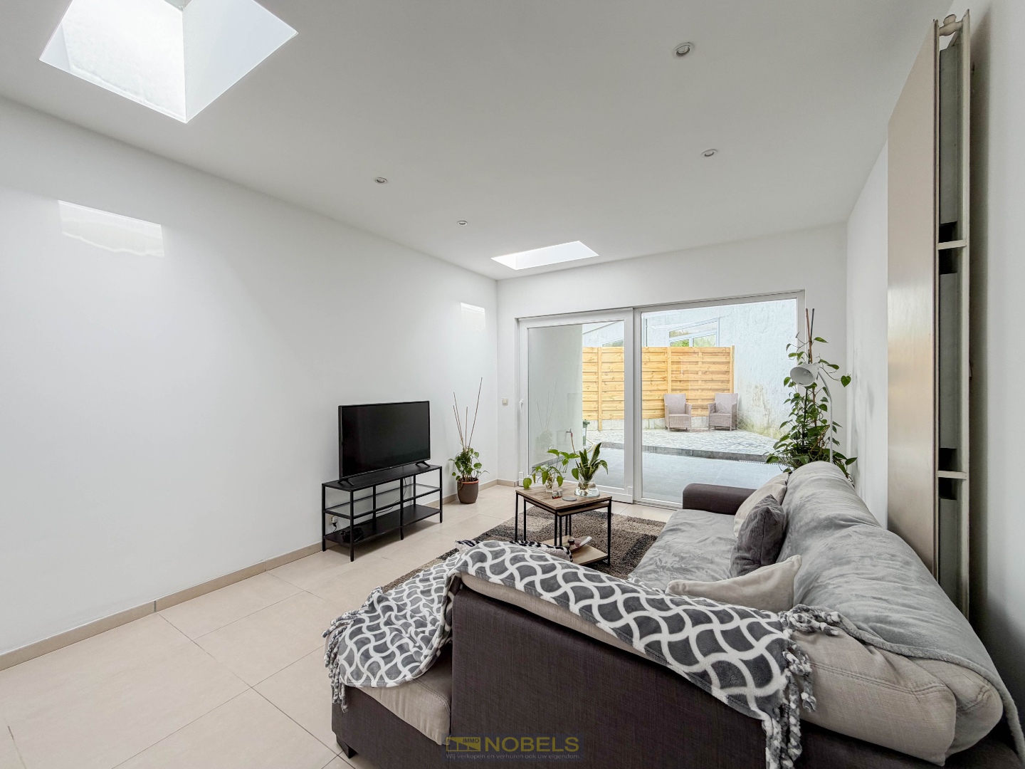 Te koop, Ruime gezinswoning met 5 slaapkamers en autostaanplaats (binnen) in het centrum van Dikkelvenne (Gavere)! - foto 5