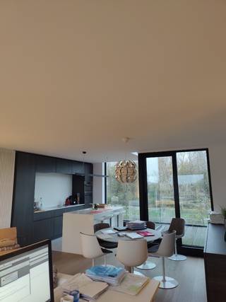 Recent duplex-appartement met 3 slaapkamers en 2 terrassen, met open zicht.  Er is mogelijkheid een ruime garagebox in hetzelfde gebouw te...