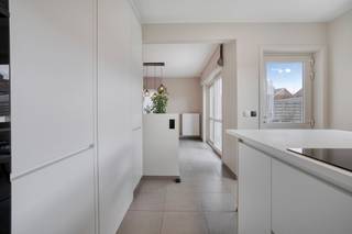 Deze verzorgde halfopen woning uit 2012 is gelegen in een rustige en kindvriendelijke woonomgeving en werd in 2024 opgefrist. Dankzij de...