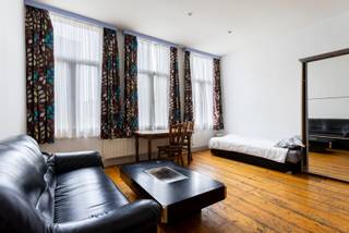 Bent u op zoek naar een opbrengsteigendom op een toplocatie? Dan stellen we graag deze unieke kans aan u voor in het bruisende Antwerpen!Indeling:-...