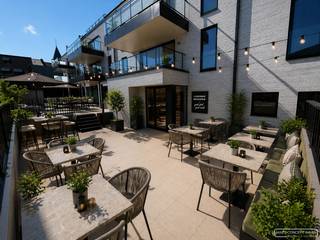 Binnen de strategisch gunstige ligging Waregem - Anzegem - Kluisbergen bevindt zich dit horecapand met terras zowel aan de voorzijde als aan...