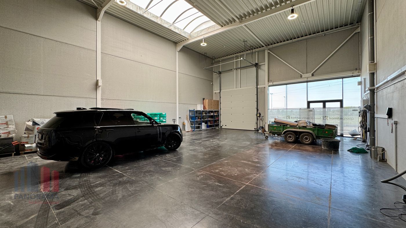 Bâtiment polyvalent avec entrepôt, bureaux et logement - photo 5