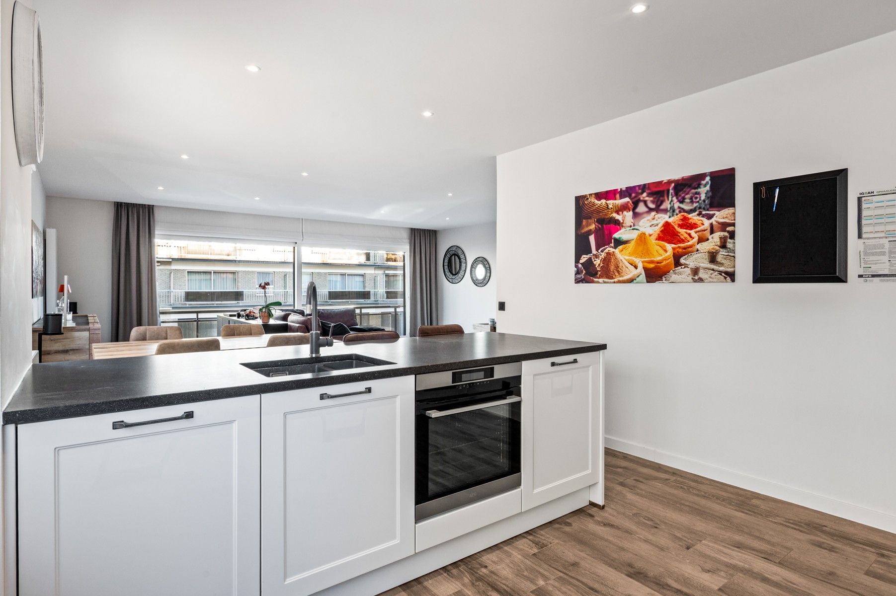 Prachtig gerenoveerd appartement met garage - foto 4