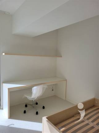 <p>*<span> Visit to be requested at student@immolivit.be </span></p><p><span>** For students only</span></p><p><span> </span></p><p><span>Project YOU is located on Bondgenotenlaan, Leuven's most important and well-known shopping-mall street. With its three entrances and strategic location under the tower of the university library, the project is the new hotspot for students in Leuven.</span></p><p><span> </span></p><p><span>Thanks to its location along the city's main access road, YOU is easily accessible on foot, by bike, public transport and by car. The nearest bus stop is one minute away, the train station just ten minutes away. The buildings are equipped with every comfort and extensive contemporary facilities, and the green interior areas provide space for a pleasant break from Leuven's lively student life. </span></p><p><span> </span></p><p><span>This Studio is located at the back of residence YOU with access via Koning Leopold I street. The studio is located on the ground floor along the courtyard. As a result, there is plenty of natural light and a view of the planted courtyard garden. The studio has a private bathroom with sink, shower, and toilet. The studio is also equipped with its own kitchen with necessary appliances such as an induction stove, cooker hood, built-in refrigerator, and built-in microwave/oven. </span></p><p><span>Underground there is a lockable bicycle storage and a waste room.</span></p><p><span> </span></p><p><span>The area of the studio is 33.6 m².</span></p><p><span>The price is 1095 euros/month including common charges (€65) and provision of utilities (€50).</span></p><p><span> </span></p>