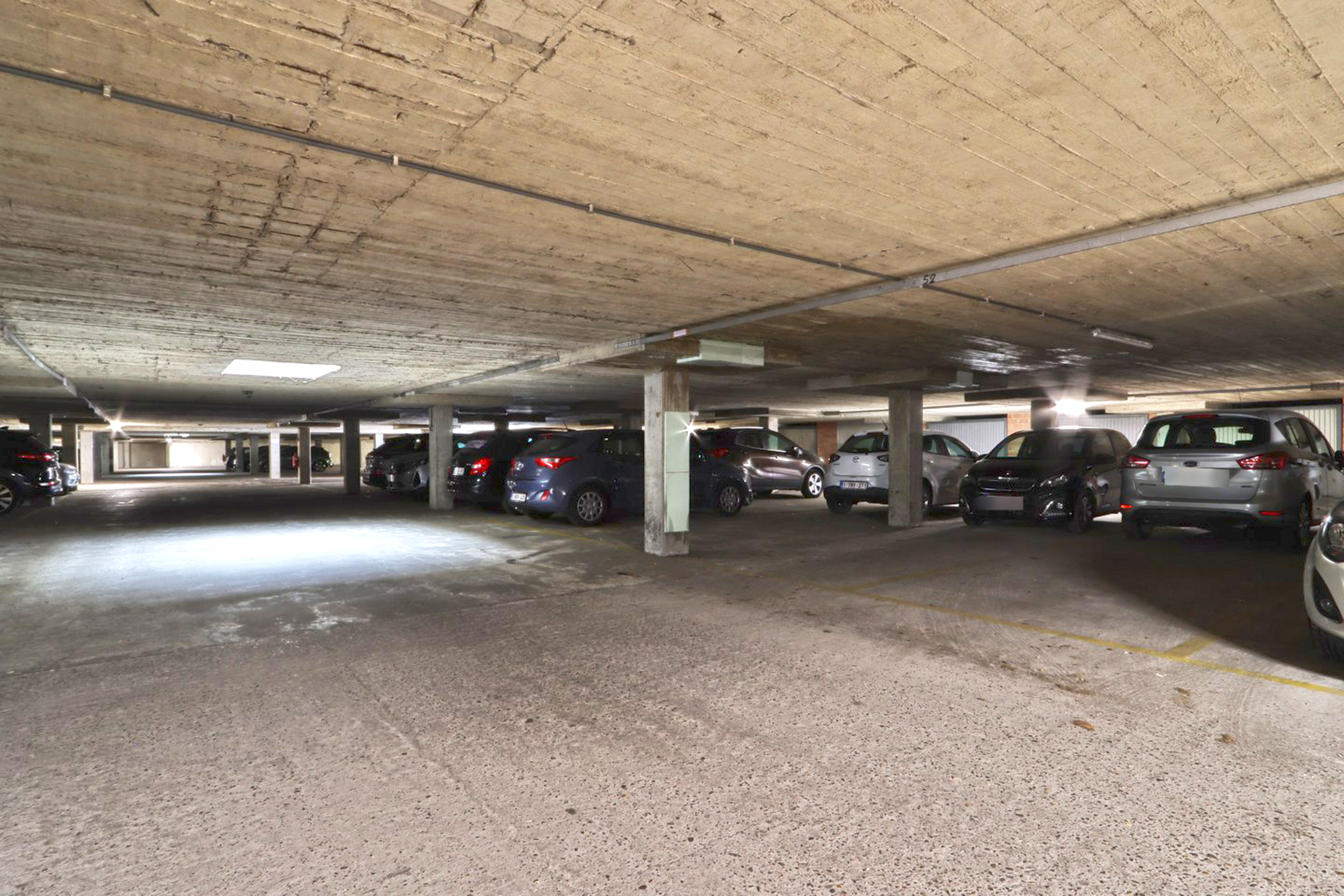 Verhuurde ondergrondse autostaanplaats in centrum Beveren - foto 2