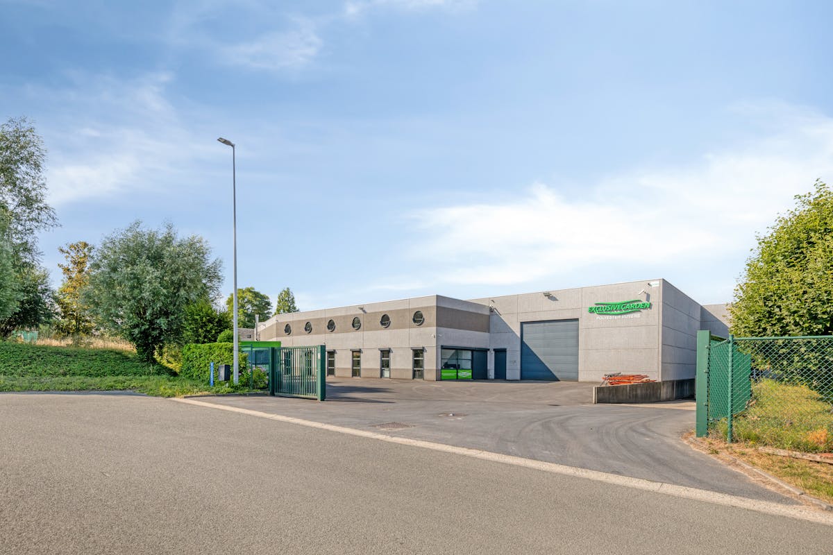 Bedrijfsgebouw met woonst op 4.348 m² te Oostkamp. - foto 5