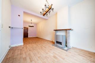 AUDERGHEM - We Invest is pleased to present this lovely 4-bedroom family home, ideally located on a quiet one-way street, within immediate...