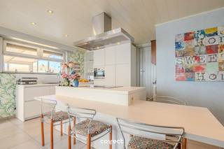 Karaktervolle alleenstaande woning met loods op 1.046 m² – wonen met ruimte en mogelijkheden in Beerst.STARTPRIJS: Elk bod boven deze...