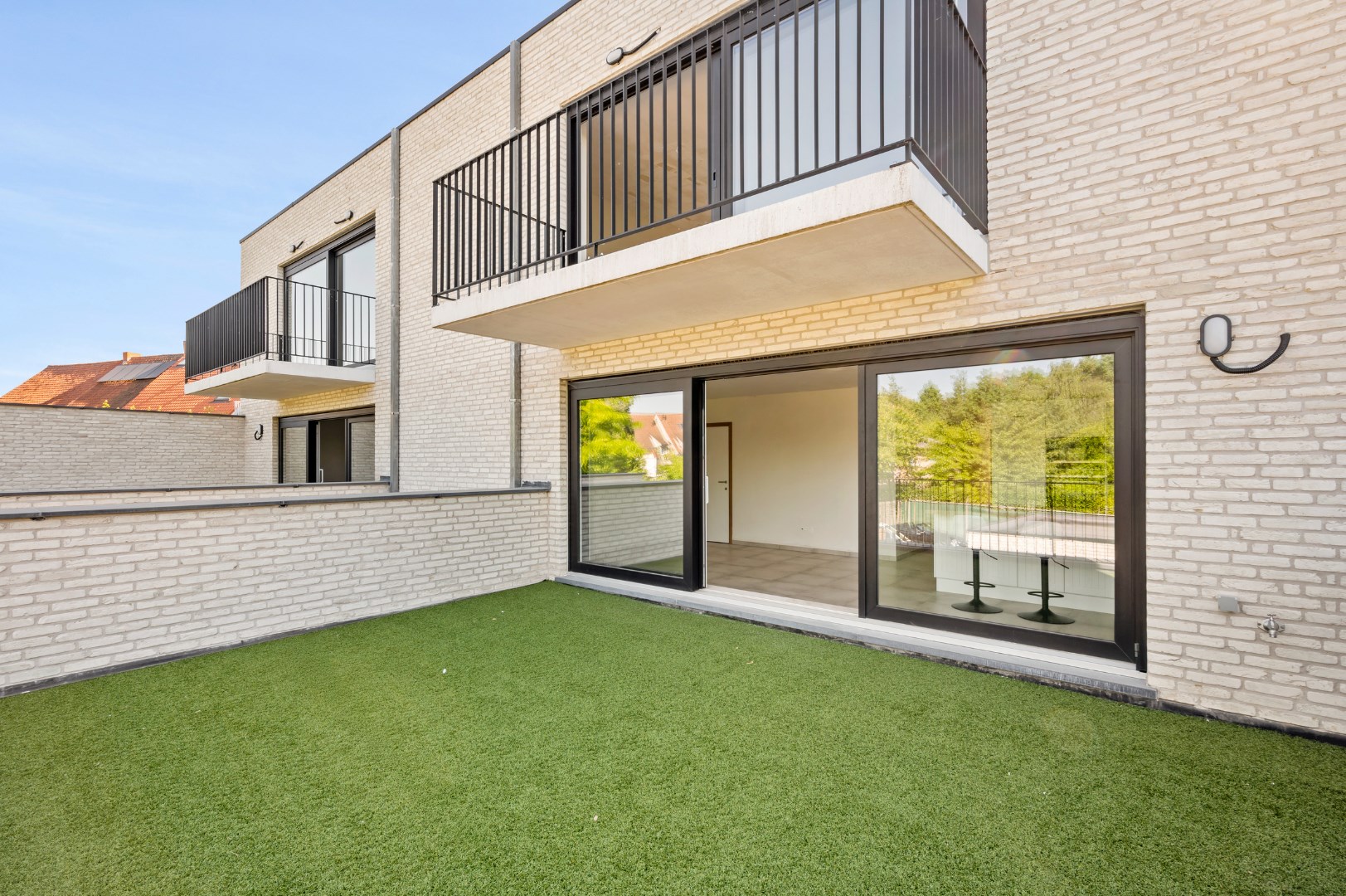 NIEUWBOUWCOMPLEX MET 5 APPARTEMENTEN TE KOOP ONDER REGISTRATIERECHTEN - foto 1