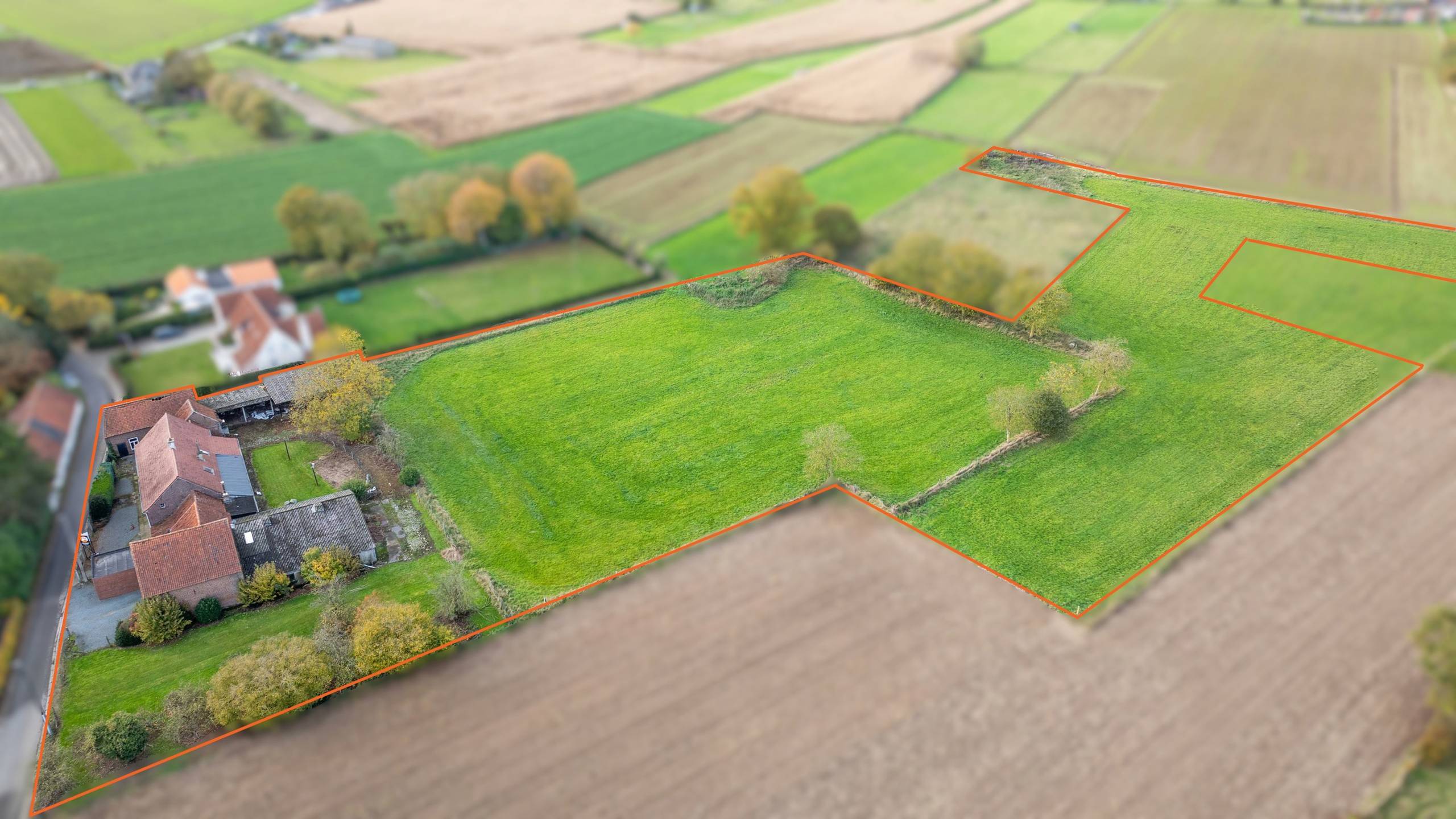 ASSE - Te renoveren hoeve met ruime schuur op 1,85 ha - foto 1
