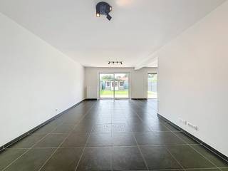 Recent house (2014) with 3 bedrooms located in Klaproosstraat 30 in Veurne. The indoor garage, the convenient EPC and quiet location are some of the many advantages. Looking for real estate in Veurne? Be sure to read on.LAYOUT:> Ground floor:- Entrance with guest toilet;- Bright living space with sitting area and dining area overlooking the garden;- Installed kitchen with all necessary appliances;- Indoor garage;- Sunny garden with fully enclosed garden house> Second floor:- 3 spacious bedrooms;- Bathroom with bath, shower, washbasin and toiletIn addition, there is an attic that is accessible via a folding staircase.IMMEDIATELY AVAILABLE!ADVANTAGES:- Top location, quiet location near the center;- 3 spacious bedrooms;- Indoor garage + parking space in front of the garage;- Favourable EPC (label B);- Solar panels.Are you interested in this property for rent in Veurne? Go to the website www.dewaele.com, click on the property you want to rent. Via the red button “request your visit”, we ask you to fill out a profile briefly. After that, we will contact you for a visit. No appointments can be made by phone.