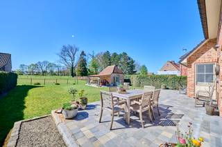 Ruime gezinswoning met 4 slaapkamers in rustige buurt in Zonhoven met fantastisch uitzicht op groen. Gunstig EPC label (B).In de Bruinstraat in...