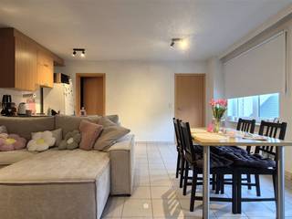 KASTEL - Op zoek naar een rustig gelegen en betaalbaar appartement? Neem dan snel een kijkje in deze leuke woonst! Enkele troeven zijn alvast:-...