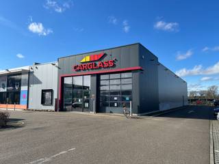 WINKELPAND 600M² MET PARKING LANGS RIJKSWEG IN MAASMECHELEN. Deze handelsruimte is gelegen op een site met in totaal 3 winkels. U geniet hier dus van...