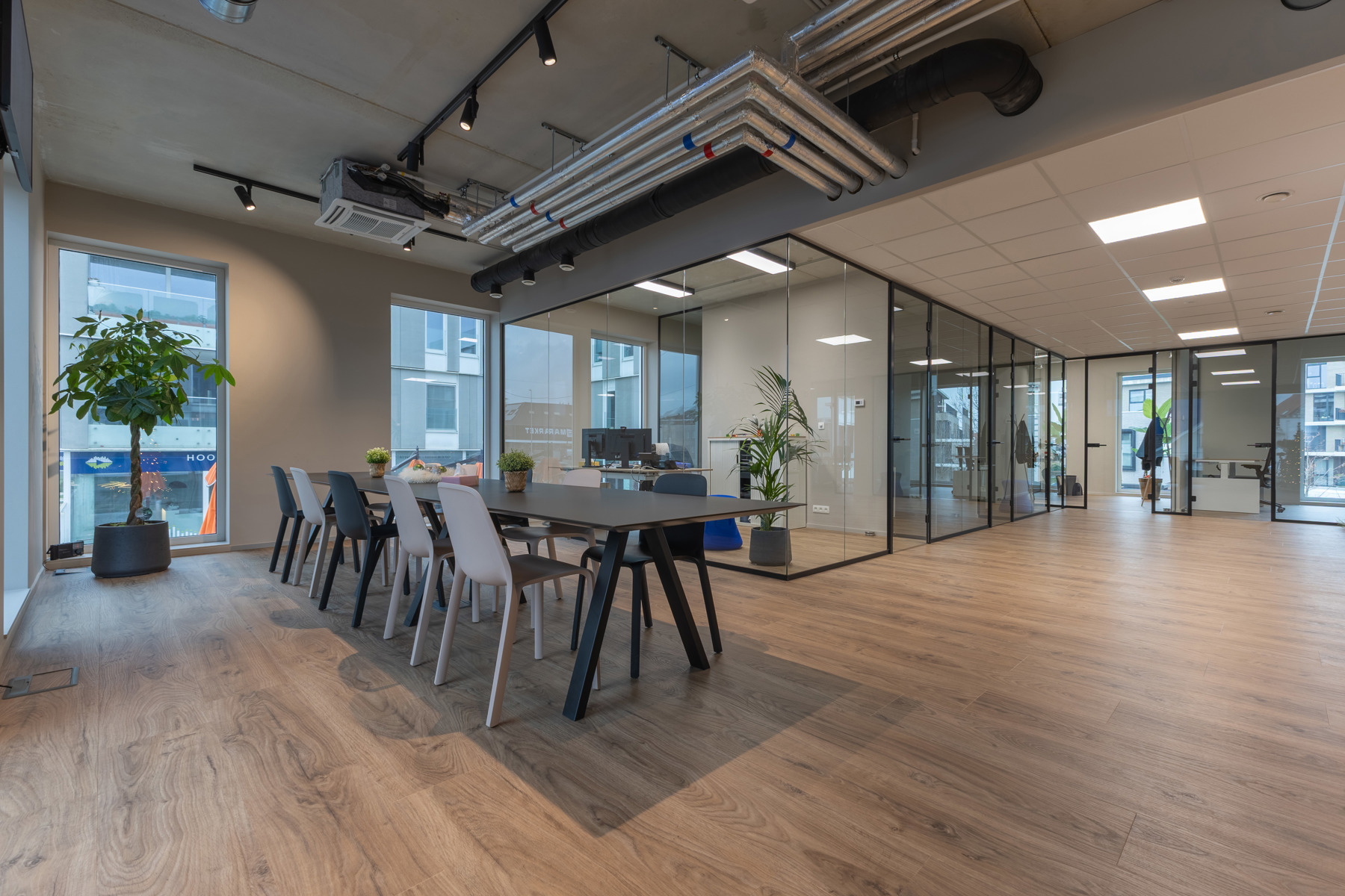 Nieuwbouw kantoorruimte met grote zichtbaarheid (267m²) - foto 2