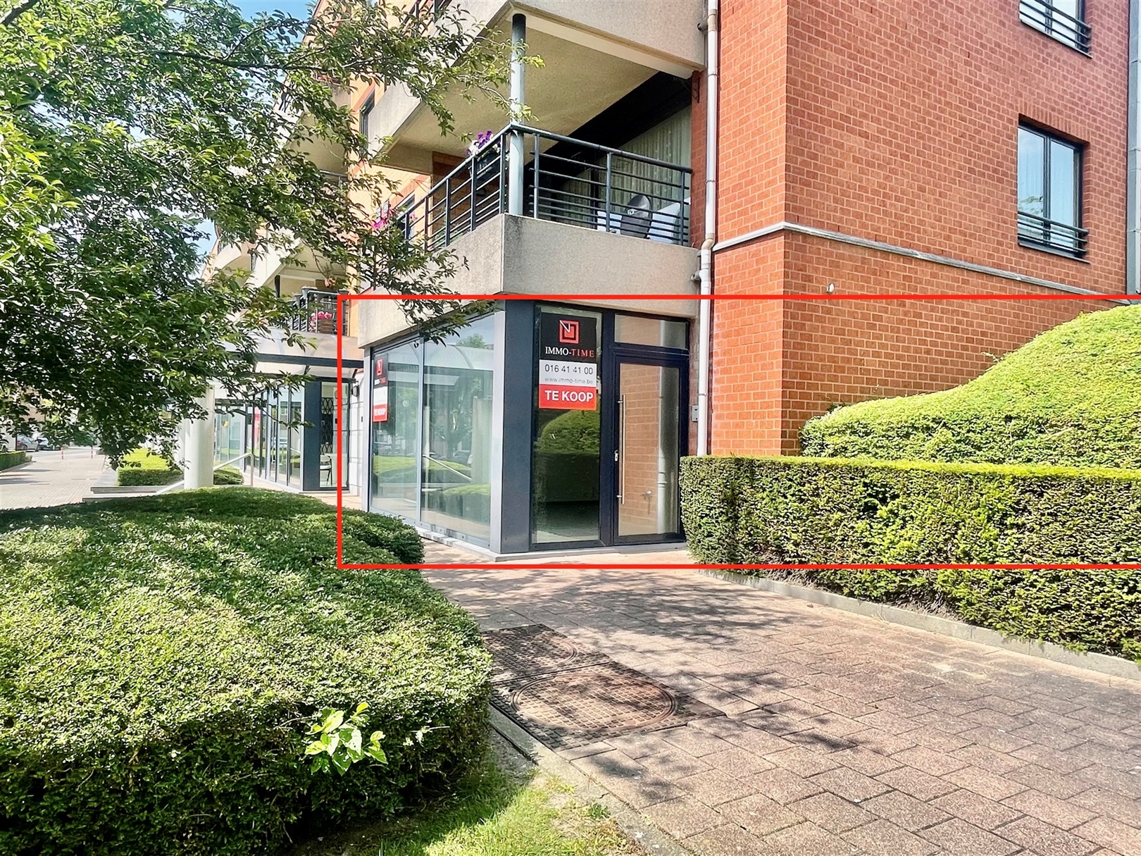 Ruim gelijkvloers handelspand met berging, vrij bij akte! - foto 4