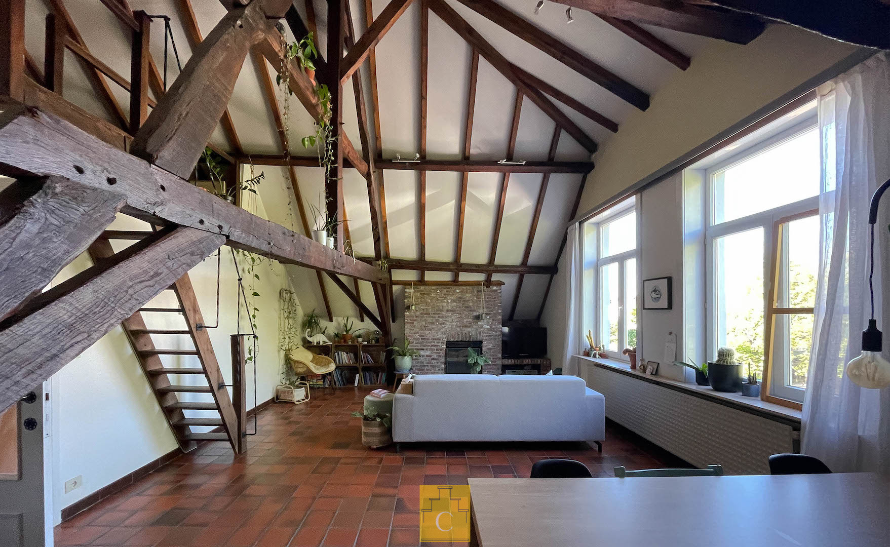 ruim dakappartement in herenhuis aan de Potterierei - foto 1