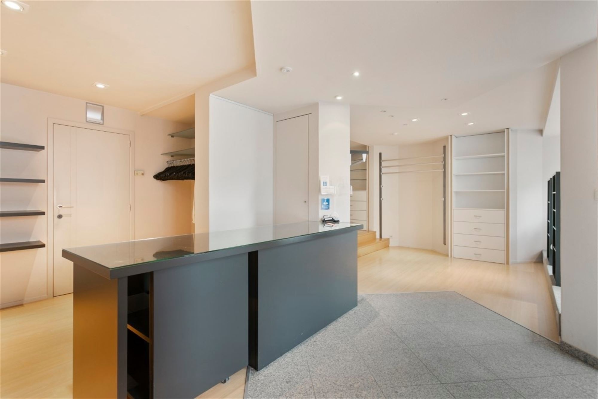 Commerce avec appartement - photo 4