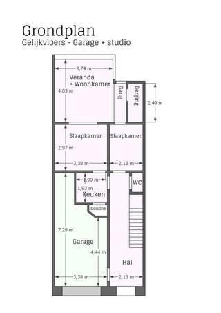 Wonen aan de stadsrand van Tongeren met alles op wandelafstand. <br />Deze instapklare woning combineert charme, ruimte en comfort op een toplocatie.<br /><br />De woning is gelegen in een woonerf nabij het centrum met zijn verschillende voorzieningen zoals supermarkten, scholen, horeca, winkels enz....<br />Op slechts enkele minuten rijden zijn op-/en afritten van de E313 en op wandelafstand ben je in het station.<br />Tegelijk zijn ook de vele wandel- en fietsroutes die Haspengouw rijk is vlakbij.<br /><br />Het perceel is 1a 79ca en de woning heeft een bewoonbare oppervlakte van maar liefst 205 m². Deze woning beschikt over 4 slaapkamers, een extra studio ( mogelijk te verhuren ), een inpandige garage en een gezellige tuin.<br /><br />Indeling:
<ul>
<li>Gelijkvloers: ruime inkomhal, studio, apart toilet, bergruimte en garage</li>
<li>Eerste verdieping: salon, leefruimte, keuken met eethoek en terras</li>
<li>Tweede verdieping: vier slaapkamers en badkamer</li>
<li>Zolder: ruime zolder</li>
</ul>
De woning dateert van 1974, en werd sindsdien in verschillende fases aangepast. Je geniet hier dus van hedendaags comfort in een karaktervolle woning.<br /><br />Troeven:
<ul>
<li>Instapklare, charmante woning in zeer goede staat</li>
<li><strong>Extra studio voor verhuur of vakantieverhuur</strong></li>
<li>Ligging: winkels, apotheek, dokters, horeca, centrum en station op wandelafstand</li>
<li>Parkeergelegenheid voor de deur en in de buurt</li>
<li>Vier slaapkamers </li>
<li><strong>Vernieuwd dak (achterzijde)</strong></li>
</ul>
Dit is een instapklare woning met potentieel, perfect voor wie stad, licht en comfort belangrijk vindt. <br /><br />Of je nu op zoek bent naar een eigen thuis of een investering om te verhuren of een combinatie van beide : deze woning heeft alle mogelijkheden.<br /><br />CONTACT:<br />Overtuig je met jouw eigen ogen en buikgevoel !<br />Voor meer info of een vrijblijvende bezichtiging bel Tom 0468/09.81.97 of stuur een mail naar info@immobennysimons.be .<br />