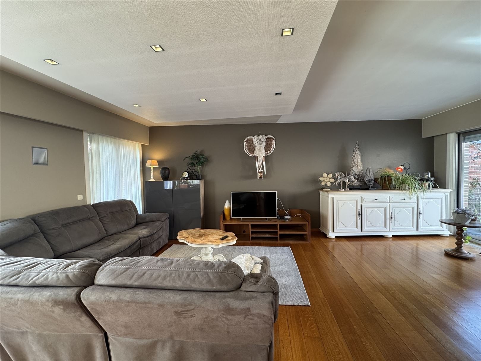 Woning met kantoren en magazijn van 1500m² - foto 5