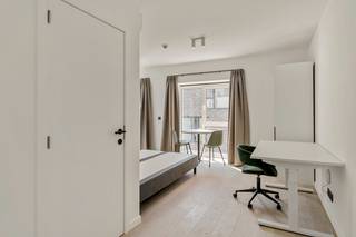 Gemeubelde studio's met een EPC A-label op een toplocatie te centrum Leuven! De verkoop geschiedt volledig onder registratierechten!<br /><br />Project bestaande uit eigentijdse, ruime en lichtrijke studio's waarvan verschillende met een slaapniveau en terrassen. <br /><br />Het project wordt gekenmerkt door grote ramen en hoge plafonds en is gelegen op een centrale ligging nabij Groep T, verschillende campussen en het station van Leuven!<br />Alle studio's beschikken over een volledig ingerichte keuken en een badkamer met een inloopdouche, een wastafel met een spiegel en een toilet.<br /><br />Door een goede isolatie, lucht-lucht warmtepompen, zonnepanelen en hoogwaardig glas zijn deze studio's zeer energiezuinig en allen voorzien van een EPC label A en zijn ze klaar voor de toekomst!<br /><br />Voor degene die de studio niet zelf in gebruik nemen en willen verhuren, bieden we een huurgarantie voor academiejaar '26-'27.<br /><br />Voor meer info of een bezoek ter plaatse kan u contact opnemen via arnaut@immojanstas.be of 0495/292080!