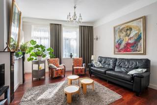 Onbegrijpelijk dat deze authentieke en charmante, gerenoveerde en instapklare gezinswoning met 3 kamers op een unieke ligging in het hart van...