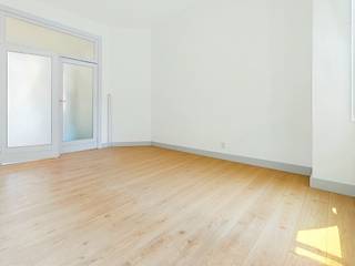 Informatie &amp; bezichtigingen: maxime.labad@weinvest.be | 02 315 77 22<br /><br />We Invest biedt exclusief dit charmante appartement van 52 m² aan, gelegen op de 2e verdieping van een mooi gebouw uit 1935 (zonder lift) aan de Rue du Monténégro in Vorst. Het pand is ideaal gelegen in een dynamische en bloeiende wijk, vlakbij:<br /><br />Groen: de parken van Vorst en Duden voor uw momenten van ontspanning.<br /><br />Cultuur &amp; gezelligheid: het kunstcentrum WIELS, de Place Albert en Altitude 100 met hun biologische winkels, cafés en lokale restaurants.<br /><br />Bereikbaarheid: op een steenworp afstand van de Place Albert (toekomstige metrolijn 3, trams 3/4/51), bus 48 (Rochefort) en op 15 minuten lopen van het Zuidstation.<br /><br />Indeling: Het appartement beschikt over een bijzonder lichte, gedeeltelijk ingerichte keuken, een gezellige woonkamer, een slaapkamer, een doucheruimte en een apart toilet. Het kan een opknapbeurt gebruiken om zijn volledige potentieel te onthullen! Twee kelderruimtes maken het geheel compleet.<br /><br />Technische gegevens: Elektriciteit: conform / EPC: Uitstekend EPC C (148 kWh/m² per jaar – CO₂: 29 kg/m² per jaar) / Verwarming: individuele gasverwarming / Raamkozijnen: dubbele beglazing<br /><br />Mis geen enkele van onze exclusieve aanbiedingen op onze website WWW.WEINVEST.BE.
