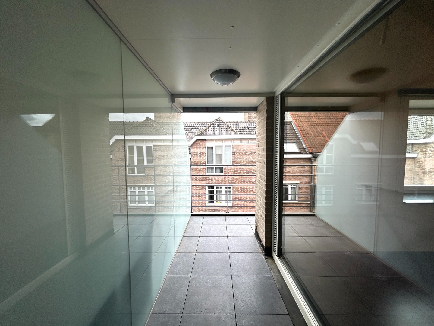 Instapklaar appartement nabij centrum Oostrozebeke! - foto 5