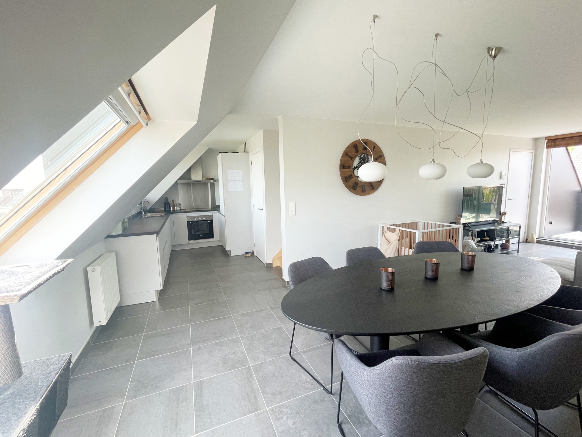 Instapklare duplex met 2 slpks, garage en terras te Sijsele - foto 4