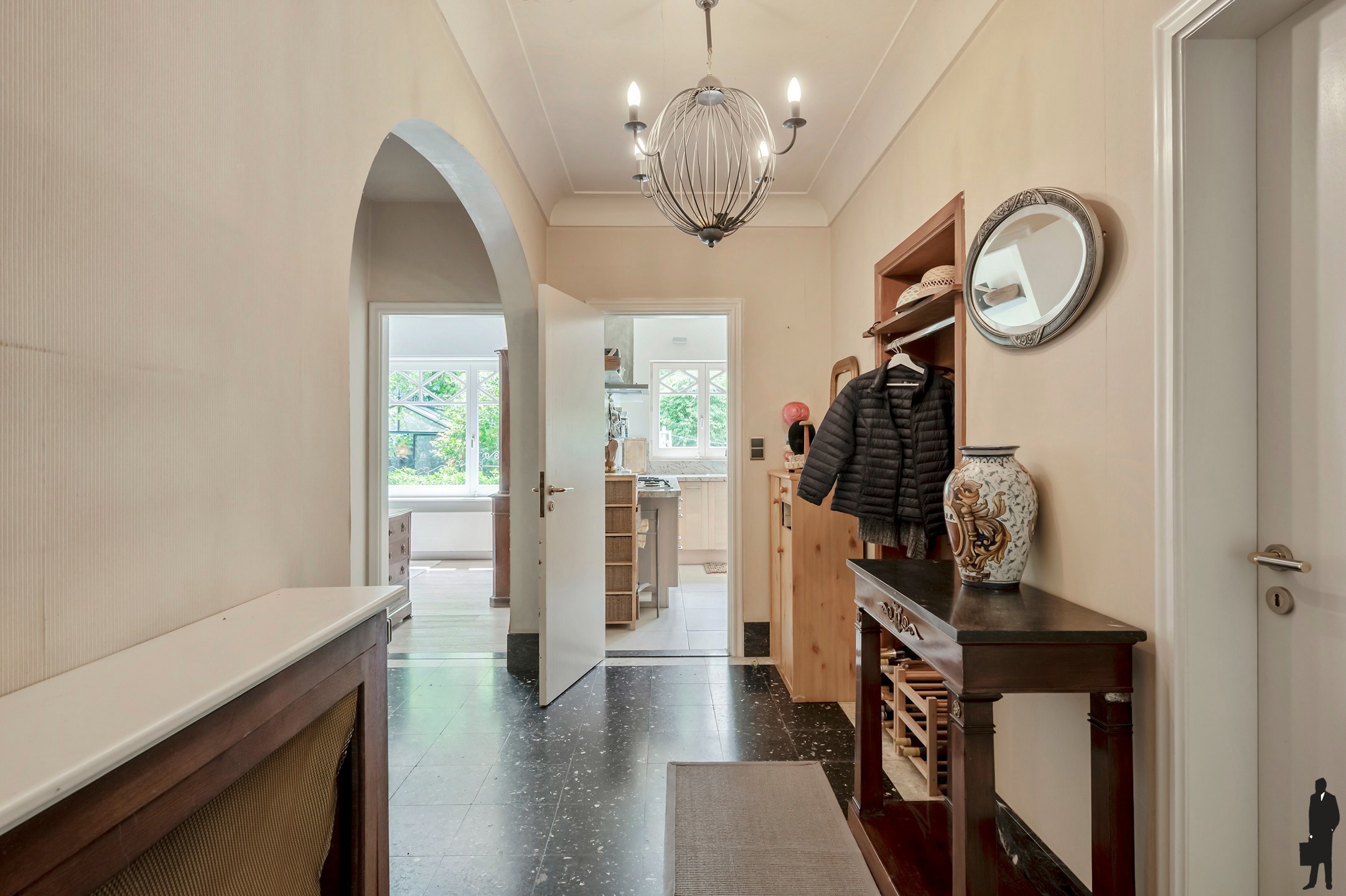 House for sale in Brasschaat with 5 bedrooms - photo 2