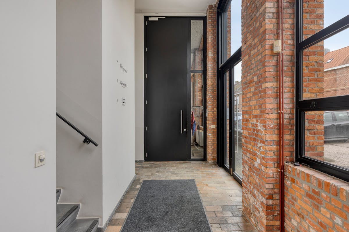 Vlot bereikbare kantoorruimte (405 m²) te huur in Brugge - foto 4