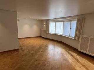 Apartment on the second floor of the Stéphanie residence with entrance hall; separate W.C.; storage room; beautiful living room with parquet...