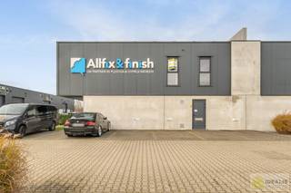 INSTAPKLAAR APPARTEMENT MET MAGAZIJN/KANTOOR OP BEDRIJVENTERREIN DE RIETKOLK!! Dit instapklare pand bestaat uit een hal/opslag van +-100m²,...