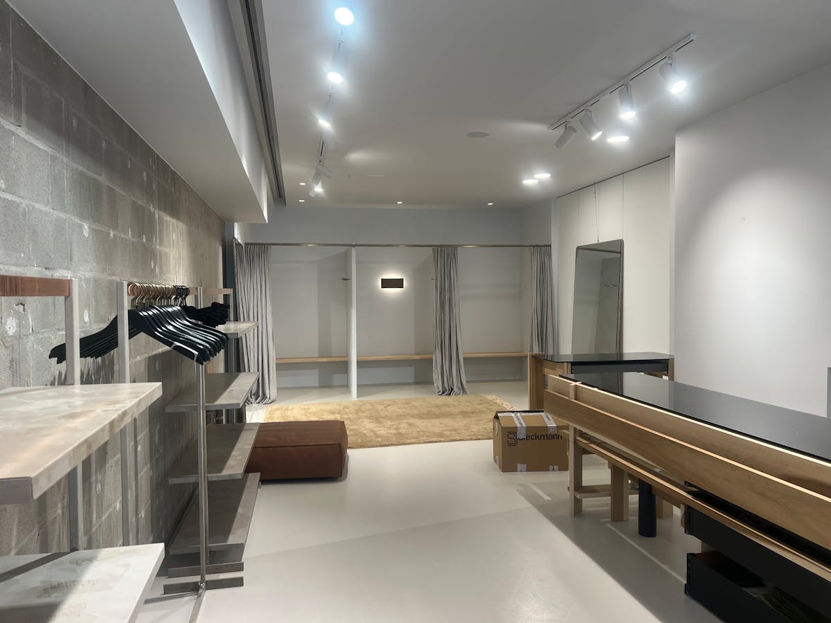 Handelspand van ca. 155m² nabij de winkelstraat in Roeselare. - foto 4