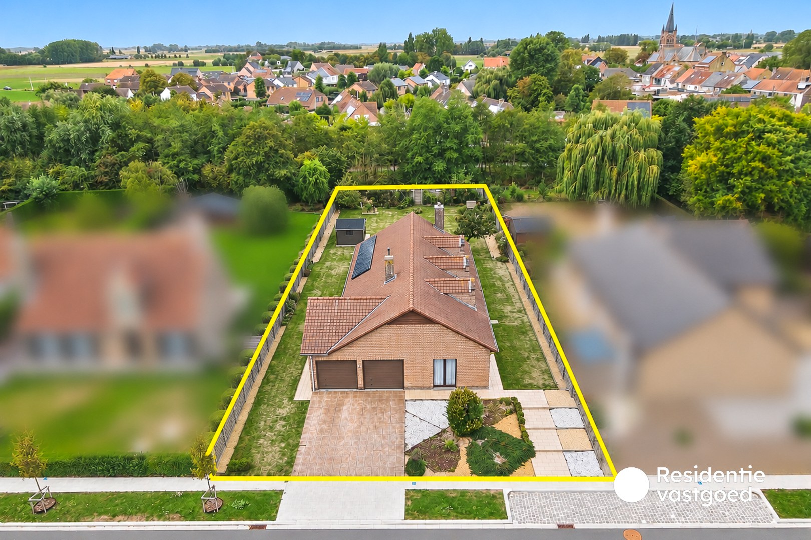 Alleenstaande bungalow met 4 slaapkamers en ruime tuin - foto 1