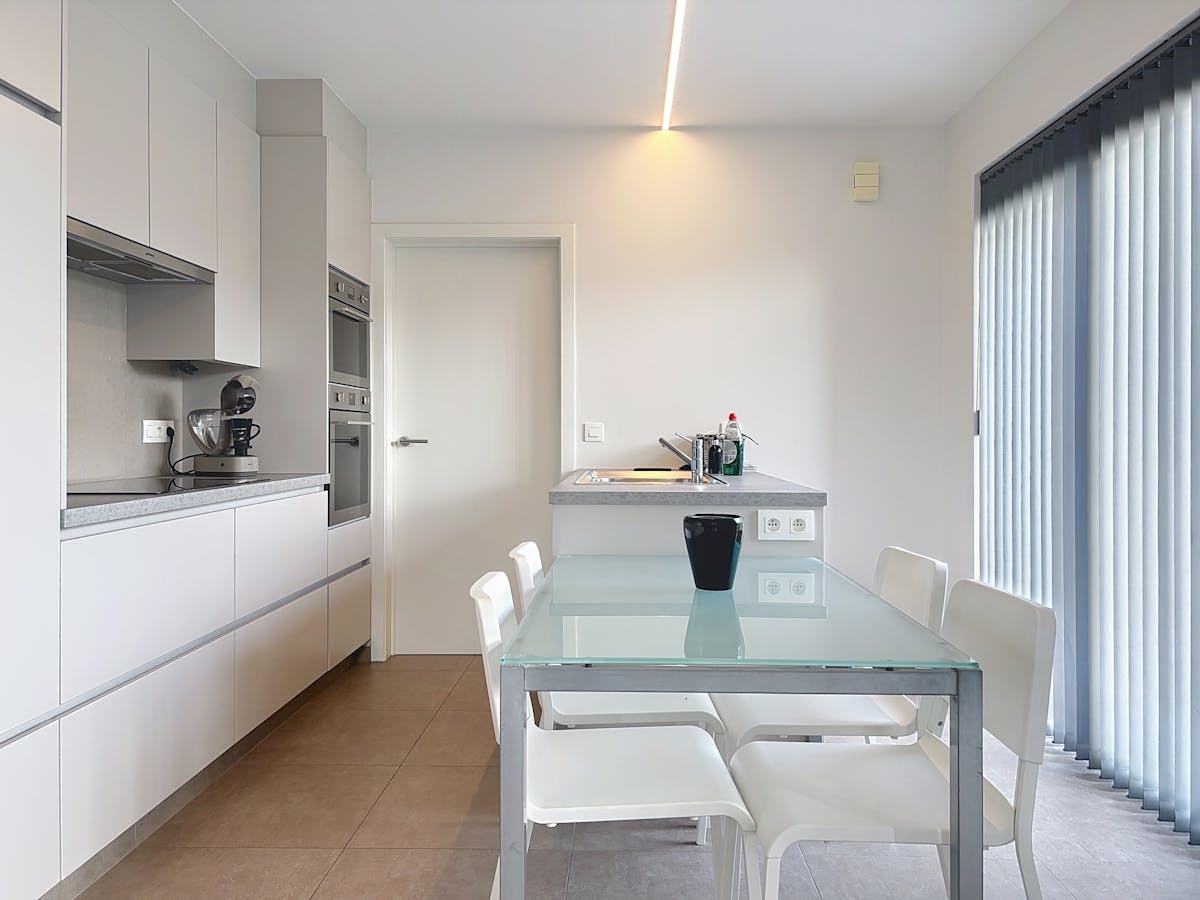 Spacieuse maison de 4 chambres avec jardin et garage à Moorslede. - photo 4