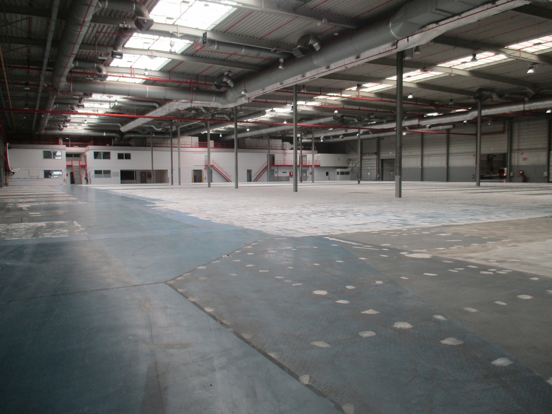 Magazijnen Hal B + C : 3.500m² te huur - foto 4