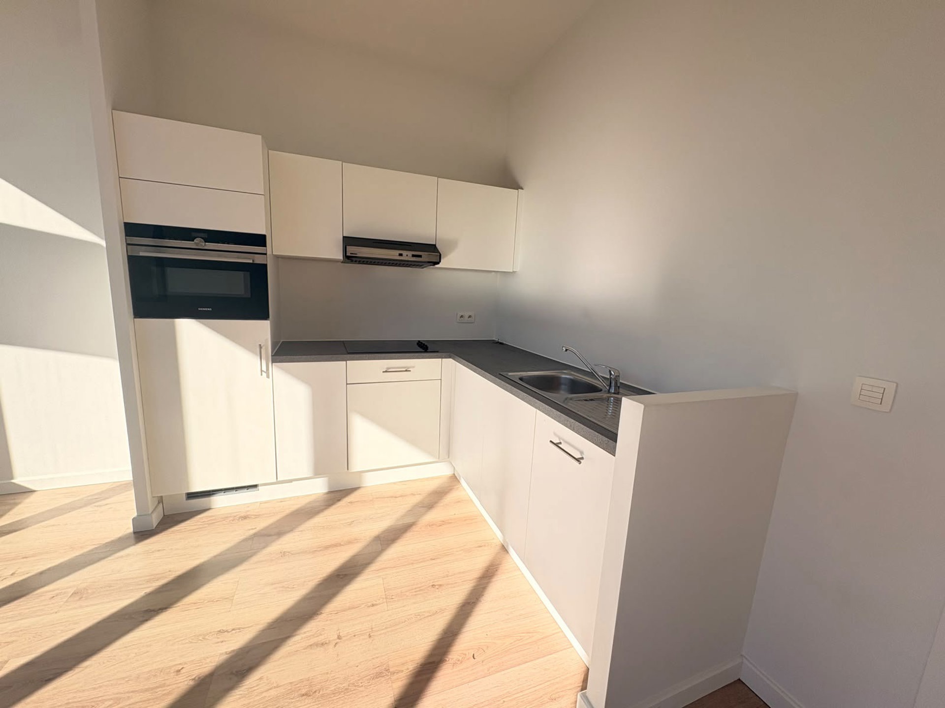 Modern 1-slaapkamerappartement op toplocatie aan de Oudevaartplaats - foto 4