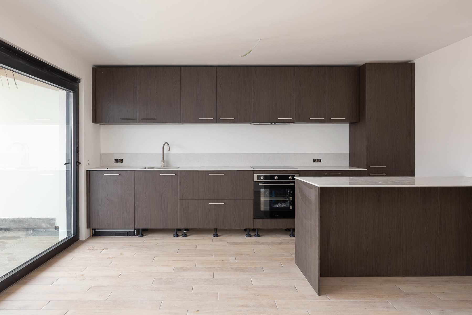 VOLLEDIG GERENOVEERD 1 SLAAPKAMER APPARTEMENT MET TERRAS - foto 2