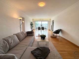 Ruim lichtrijk goed onderhouden APPARTEMENT met 3 slaapkamers, TERRAS en GARAGE. Super gelegen in het centrum van Harelbeke met mooi zicht!...
