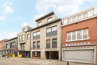 Op een uitstekende locatie, op wandelafstand van de Grote Markt van Lier, bevindt zich dit charmante duplex-appartement met terras. Dankzij...