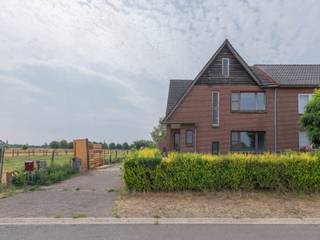 <span><strong>TE RENOVEREN HALFVRIJSTAANDE WONING MET 4 SLAAPKAMERS OP EEN PERCEEL VAN 10A91CA TE DILSEN-STOKKEM (ROTEM)<br /><br />TROEVEN<br /></strong>- Zeer landelijk en rustig gelegen. <br />- Mogelijk te renoveren naar je eigen droomwoning!<br />- Elektriciteit is conform! <br />- Ideale levensloopwoning: badkamer en slaapkamer op het gelijkvloers!<br />- Slaapkamer met balkon en een prachtig weids uitzicht! <br />- Mogelijkheid tot het afbreken van 2 schuren. Ideaal voor de uitbreiding van uw tuin!<br />- Dit pand is momenteel verhuurd. <br /><strong><br />KELDERVERDIEPING -01<br /></strong>- Kelderruimte ((6,40m x 7,60m) + (2,80m x 2,40m) = 55,36m²): deur naar de tuin, betonvloer. <strong><br /><br />GELIJKVLOERS 00<br /></strong>- Inkomhal (2,60m x 2,50m = 6,50m²): trap naar de eerste verdieping, tegelvloer. <br />- Eetplaats/woonkamer (5,00m x 3,60m = 18,00m²): novilon. </span><br /><span>- Keuken (3,50m x 6,00m = 21,00m²): ingerichte keuken in af te werken staat met lades, kasten, oven, koelkast, vriesvak, oven, vaatwasser, keramische kookplaat, tegelvloer. </span><br /><span>- Badkamer (1,90m x 3,00m = 5,70m²): spoelbak, aparte douche met wandbetegeling, zittoilet, aansluiting wasmachine, tegelvloer. </span><br /><span>- Slaapkamer 1 (3,70m x 3,70m = 13,69m²): ook mogelijk in te richten als bureau, pvc vloer. </span><br /><br /><span><strong>VERDIEPING</strong> <strong>+01 00</strong></span><br /><span>- Overloop ((2,50m x 1,00m) + (1,00m x 2,60m) = 5,10m²): trap naar het gelijkvloers, luik naar de zolder, tapijt.<br />- Slaapkamer 2 (3,70m x 3,80m = 14,06m²): tapijt. <br />- Slaapkamer 3 (3,60m x 4,15m = 14,94m²): muurkasten, schuifdeur naar balkon, tapijt. <br />- Slaapkamer 4 (3,70m x 6,25m = 23,13m²): muurkasten, tapijt. <br /><br /><strong>ZOLDERVERDIEPING</strong> <strong>+02 </strong><br /></span><br /><span><strong>EXTERIEUR | 2 SCHUREN VOOR AFBRAAK OF RENOVATIE. </strong></span><br /><span><br /><strong>EXTRA INFORMATIE <br /></strong><span>Dit pand kan onderhevig zijn aan de renovatieverplichting die door de Vlaamse overheid wordt opgelegd voor residentiële gebouwen. Alle informatie kunt u terugvinden via https://www.vlaanderen.be/een-woning-kopen/renovatieverplichting-voor-residentiele-gebouwen-vanaf-2023.<br /><br /><strong>TOELICHTING VERHUURDE WONING</strong><br />Deze woning wordt momenteel verhuurd. De koper dient dus rekening te houden met het lopende huurcontract. De huurovereenkomst opzeggen voor eigen bewoning kan van zodra u eigenaar bent en mits een opzegtermijn van 6 maanden. <br />U dient er rekening mee te houden dat de huurder deze termijn krijgt om een nieuwe woonst te zoeken.<br /></span><br />Bekijkt u deze advertentie via een aanverwante vastgoedsite, surf dan zeker naar onze website <strong>www.N78vastgoed.be</strong> voor een uitgebreide beschrijving en foto's. <strong>Meer info: +32 (0)89 86 18 88 of info@N78vastgoed.be.</strong></span>