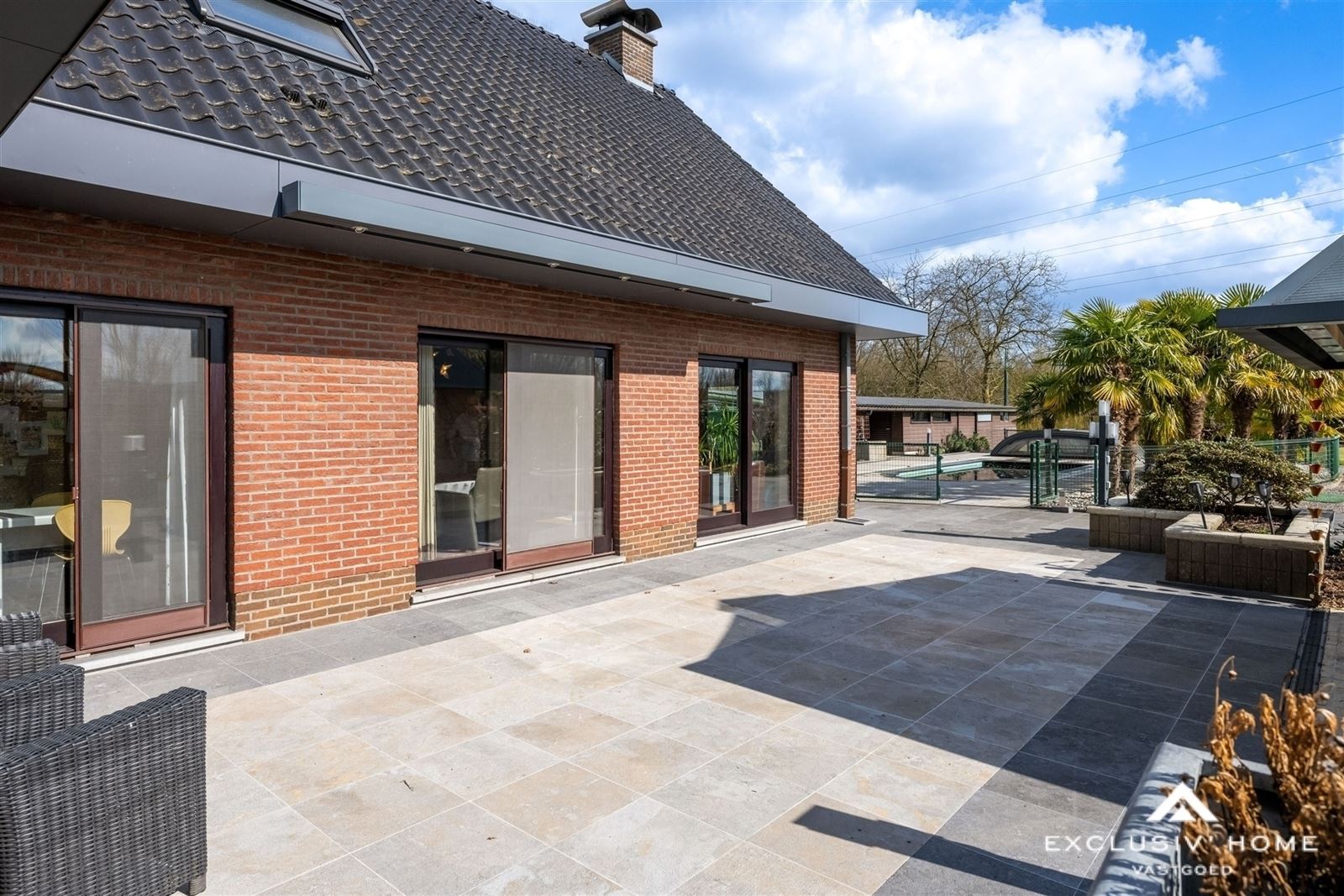 Timeless villa with pool on 22 ares - photo 5